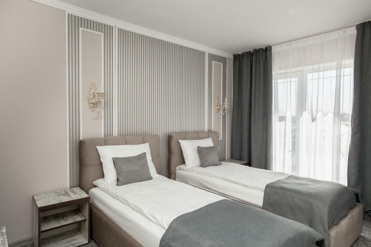 Mon Ami Hotel Ivano-Frankivsk Exterior photo