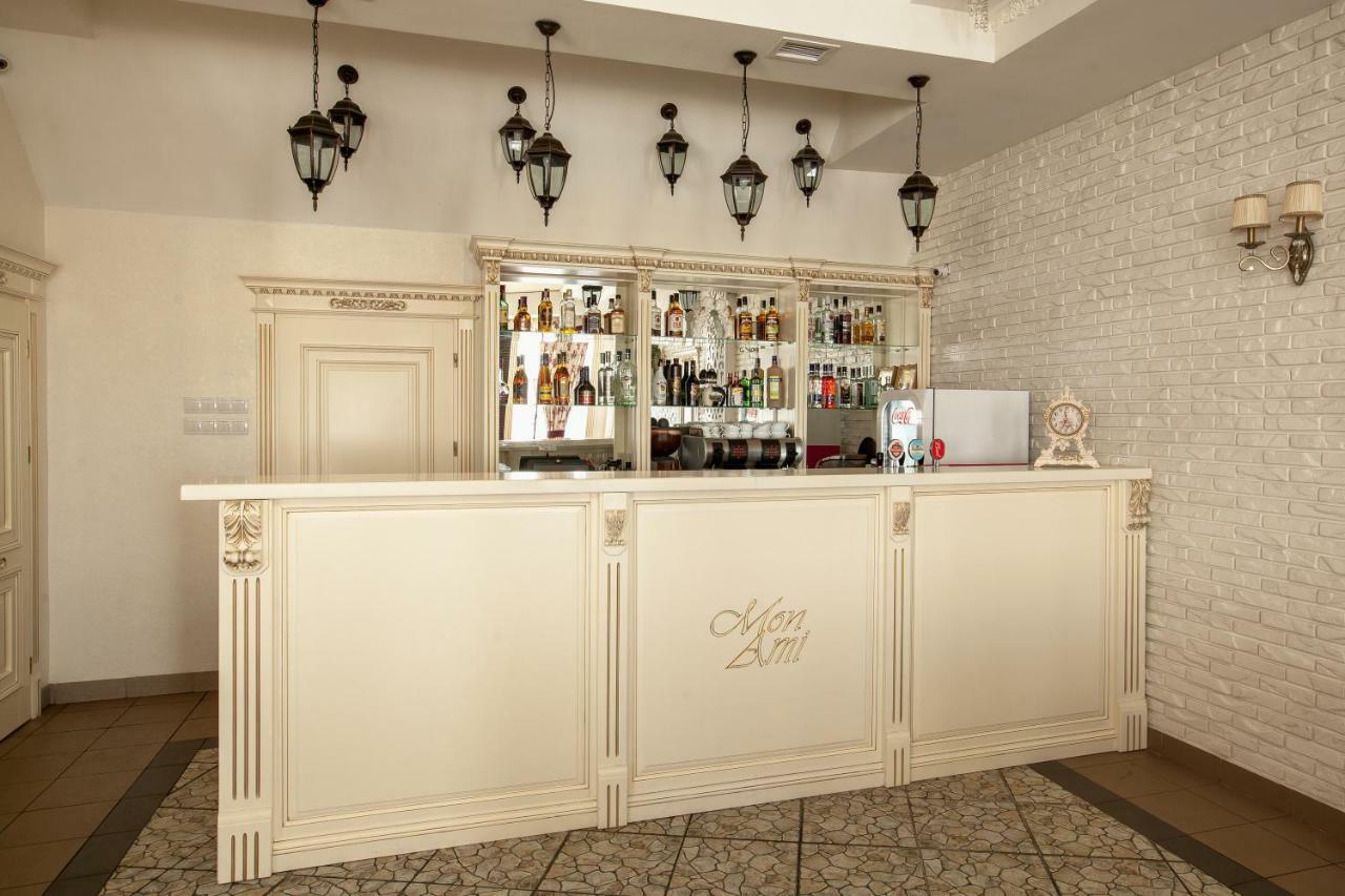 Mon Ami Hotel Ivano-Frankivsk Exterior photo